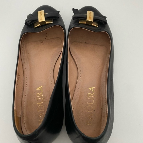 Badura black pump gold hardware block heel soft leather 38 EU 7 US - Picture 6 of 6